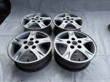 Load image into Gallery viewer, 4x Alufelge 15 Zoll 6.0&quot; 5x114.3 40ET Silber Nissan Rim Wheel