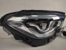 Laden Sie das Bild in den Galerie-Viewer, Frontscheinwerfer Mercedes-Benz Gla H247 A2479063605 Rechts Headlight SCH4425363573xh