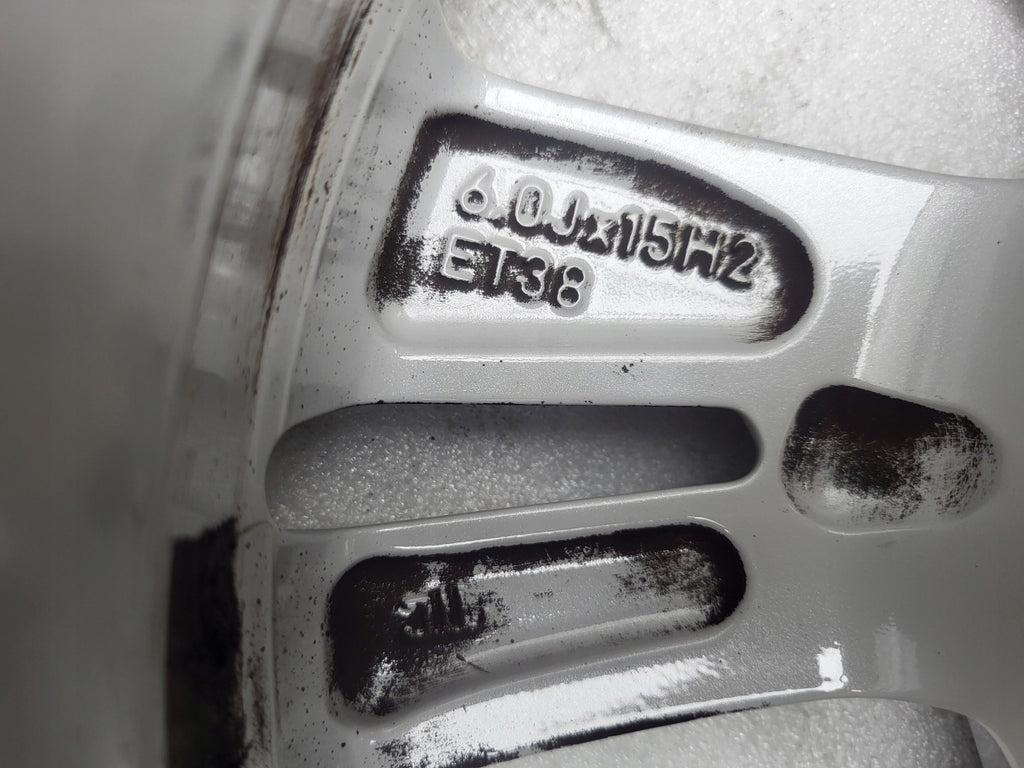 1x Alufelge 15 Zoll 6.0" 5x100 38ET Glanz Silber 6V0601025M Skoda Fabia Iii FEL4069529669gt