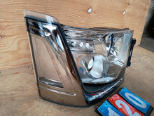 Load image into Gallery viewer, Frontscheinwerfer Renault 89207481 89207491 Xenon Vorderseite Headlight SCH8599884276ej