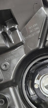 Laden Sie das Bild in den Galerie-Viewer, Frontscheinwerfer Toyota Yaris Links Scheinwerfer Headlight SCH7417276250lu