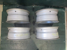 Laden Sie das Bild in den Galerie-Viewer, 4x Alufelge 17 Zoll 7.5" 5x112 47 5ET Glanz Silber A2044013602 Mercedes-Benz FEL6314824017mu