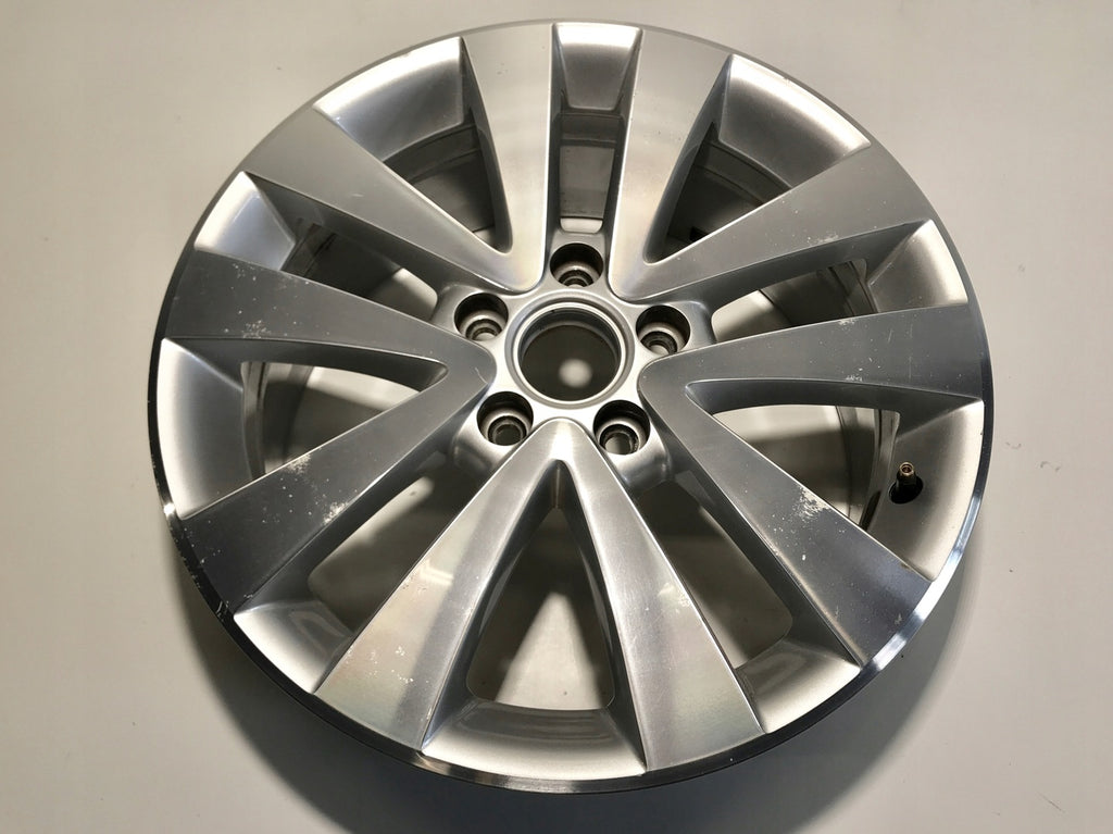 1x Alufelge 17 Zoll 7.0" 5x112 54ET Glanz Silber 5K0601025 VW Golf Rim Wheel