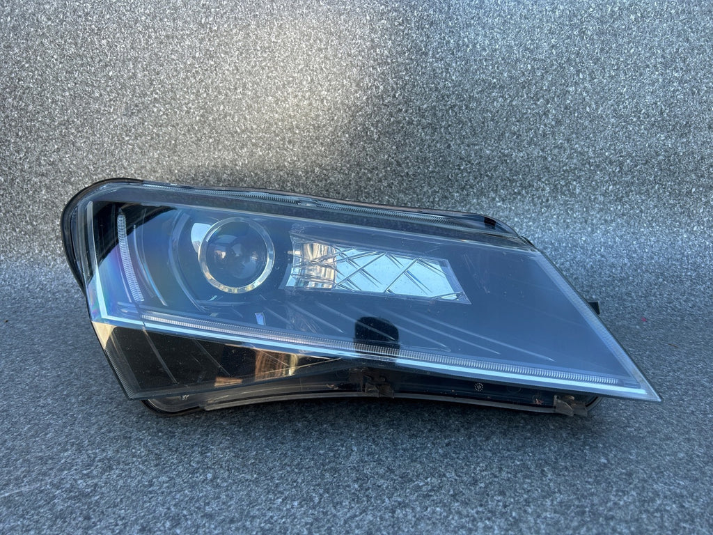 Frontscheinwerfer Skoda Superb III 3V1941016A Xenon Rechts Headlight