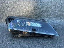 Laden Sie das Bild in den Galerie-Viewer, Frontscheinwerfer Skoda Superb III 3V1941016A Xenon Rechts Headlight