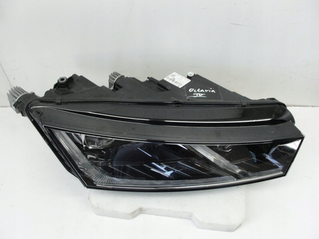 Frontscheinwerfer Skoda Octavia IV 5E4941016A LED Rechts Scheinwerfer Headlight SCH3603825691cu