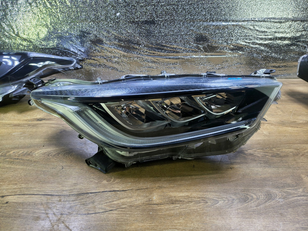 Frontscheinwerfer Toyota 4 Yaris K0-8EU Rechts Scheinwerfer Headlight SCH5785505422ox