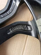 Load image into Gallery viewer, 1x Alufelge 18 Zoll 7.5" 5x114.3 55ET Glanz Schwarz 403006981R Renault Clio Iv FEL2830095134th