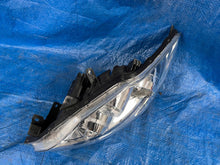 Laden Sie das Bild in den Galerie-Viewer, Frontscheinwerfer Toyota Auris 8115002540 LED Links Scheinwerfer Headlight