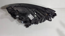 Laden Sie das Bild in den Galerie-Viewer, Frontscheinwerfer BMW 2 Active Tourer U06 5A42248KOD LED Rechts Headlight SCH1552108159se