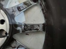 Laden Sie das Bild in den Galerie-Viewer, 4x Alufelge 17 Zoll 6.5" 5x112 44ET Glanz Silber A1774010300 Mercedes-Benz FEL3609406657qa