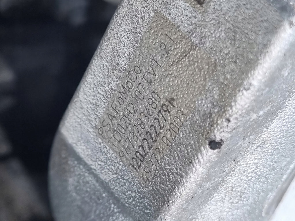 Motor Peugeot 208 I 9HP 9H06 1.6 HDI 92PS 68kW 139TKm 2012 Diesel Komplett