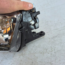 Load image into Gallery viewer, Frontscheinwerfer Skoda Rapid Bi-Xenon Ein Stück (Rechts oder Links) Headlight SCH7235928344zn