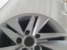 Laden Sie das Bild in den Galerie-Viewer, 1x Alufelge 16 Zoll 7.0" 5x112 48ET Glanz Silber 5H0601025 VW Rim Wheel FEL2181576646op