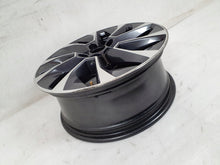 Laden Sie das Bild in den Galerie-Viewer, 1x Alufelge 17 Zoll 7.0&quot; 5x112 45ET 57A601025AB Skoda Karoq Rim Wheel