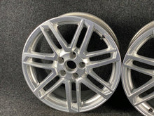 Laden Sie das Bild in den Galerie-Viewer, 1x Alufelge 18 Zoll 8.5&quot; 5x112 50ET Glanz Silber 8S0601025M Audi Tt Rim Wheel