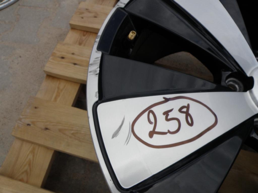 1x Alufelge 18 Zoll 8.0" 5x112 48ET Glanz Silber 5C0601025J VW New Beetle