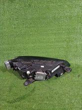 Laden Sie das Bild in den Galerie-Viewer, Frontscheinwerfer Skoda Superb III 3V1941015E Links Scheinwerfer Headlight SCH1995191279zl