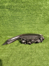 Load image into Gallery viewer, Frontscheinwerfer Kia Xceed 92101J7300 Links Scheinwerfer Headlight SCH9886948854bu