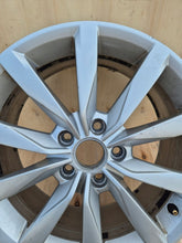 Load image into Gallery viewer, 1x Alufelge 17 Zoll 7.0" 5x112 49ET 5G0601025BF VW I Rim Wheel FEL7915547325te