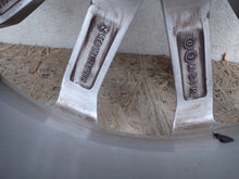 Laden Sie das Bild in den Galerie-Viewer, 1x Alufelge 18 Zoll 8.0" 5x112 40ET Glanz Silber 8W0601025 Audi A4 B9 Rim Wheel FEL6931649083jw