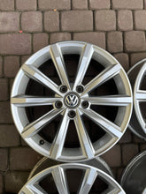 Laden Sie das Bild in den Galerie-Viewer, 4x Alufelge 17 Zoll 7.0" 5x112 40ET 3G0601025BP VW Passat B8 Beetle Touran FEL3811640122eb