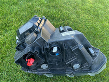 Load image into Gallery viewer, Frontscheinwerfer VW Amarok 90113168 Xenon Links Scheinwerfer Headlight SCH1308922228eq