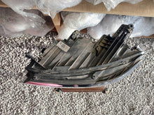 Laden Sie das Bild in den Galerie-Viewer, Frontscheinwerfer VW Passat B8 3G1941081P Full LED Links Scheinwerfer Headlight SCH1701346763nr