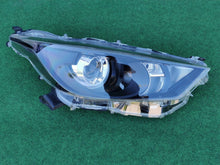 Laden Sie das Bild in den Galerie-Viewer, Frontscheinwerfer Toyota Yaris Rechts Scheinwerfer Headlight SCH1460371990ot