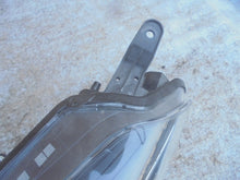 Laden Sie das Bild in den Galerie-Viewer, Frontscheinwerfer Toyota Yaris Links Scheinwerfer Headlight