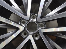 Laden Sie das Bild in den Galerie-Viewer, 1x Alufelge 18 Zoll 7.0&quot; 5x112 45ET Glanz 2GA601025E Mg T-Roc Rim Wheel