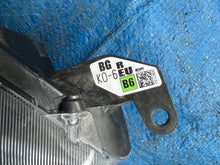 Laden Sie das Bild in den Galerie-Viewer, Frontscheinwerfer Toyota 4 Yaris Rechts Scheinwerfer Headlight