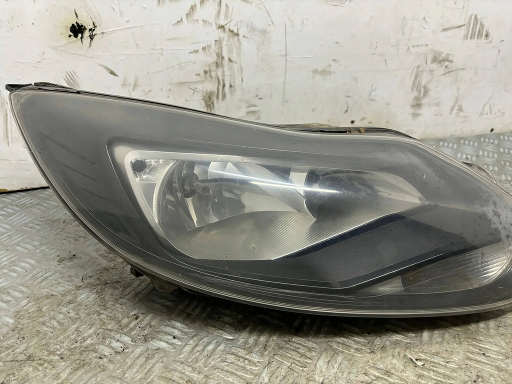 Frontscheinwerfer Ford Focus Ein Stück (Rechts oder Links) Headlight