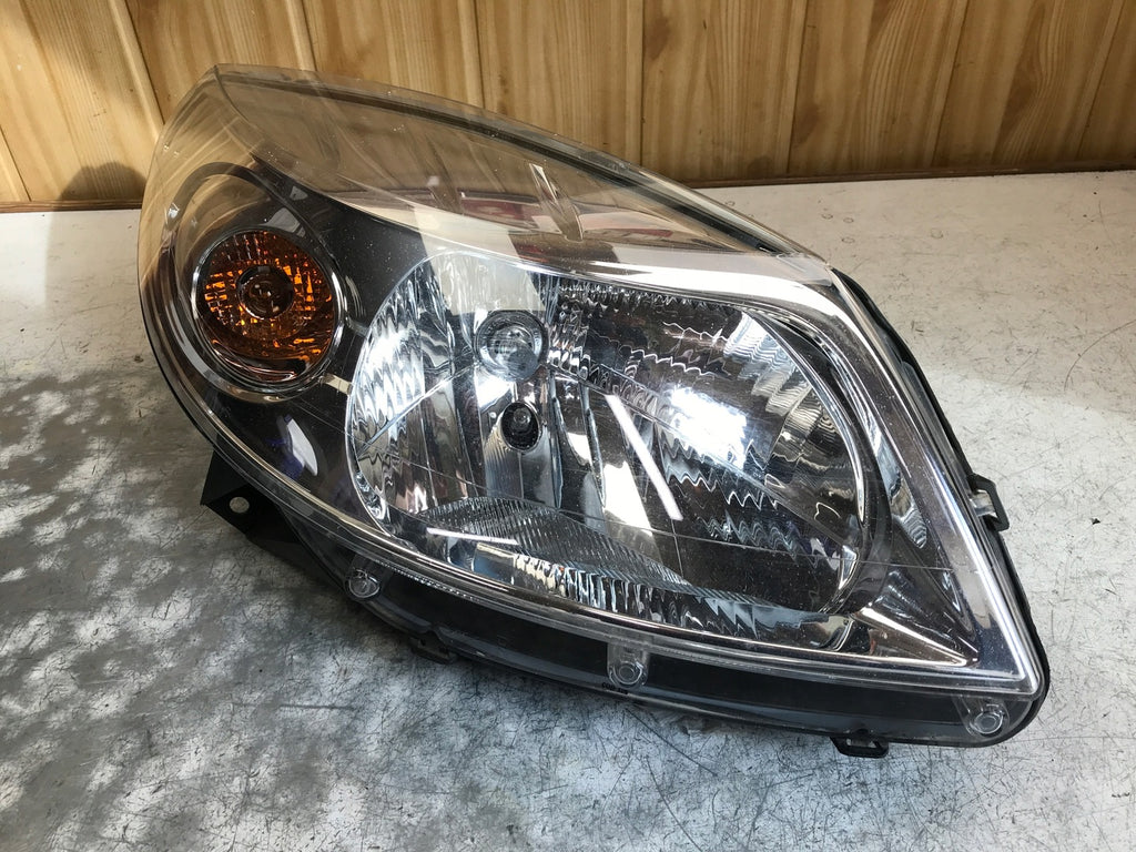 Frontscheinwerfer Dacia Sandero 8200733877 Rechts Scheinwerfer Headlight