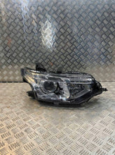 Laden Sie das Bild in den Galerie-Viewer, Frontscheinwerfer Mitsubishi Outlander III 8301C2-04 Xenon Rechts Headlight