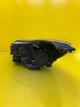 Laden Sie das Bild in den Galerie-Viewer, Frontscheinwerfer Ford Focus III BM51-13D154-AE Xenon Rechts Headlight SCH9124237906fo