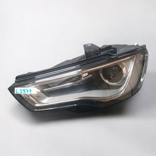 Laden Sie das Bild in den Galerie-Viewer, Frontscheinwerfer Audi A3 8V0941005C 1EL010740-27 LED Links Headlight