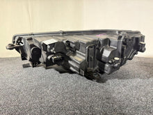 Laden Sie das Bild in den Galerie-Viewer, Frontscheinwerfer Skoda Octavia I 5E4941016 5E4941015 Ein Satz Headlight SCH7357040014pl