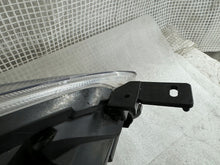 Laden Sie das Bild in den Galerie-Viewer, Frontscheinwerfer Ford Fiesta H1BB-13W030-AE Links Scheinwerfer Headlight SCH4643870645uh