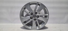 Load image into Gallery viewer, 1x Alufelge 15 Zoll 6.0" 5x114.3 45ET Glanz Silber 42611K0030 Toyota Yaris FEL9027825182pw