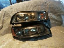 Laden Sie das Bild in den Galerie-Viewer, Frontscheinwerfer Volvo Xc70 Ein Stück (Rechts oder Links) Headlight