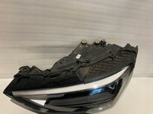 Laden Sie das Bild in den Galerie-Viewer, Frontscheinwerfer Audi Q3 83A941011 LED Links Scheinwerfer Headlight