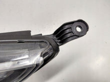 Laden Sie das Bild in den Galerie-Viewer, Frontscheinwerfer Toyota Avensis Links Scheinwerfer Headlight SCH8800917433kx