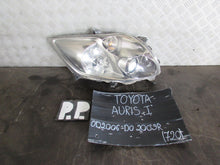 Load image into Gallery viewer, Frontscheinwerfer Toyota Auris 81110-02520 Rechts Scheinwerfer Headlight