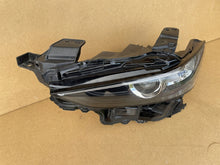 Laden Sie das Bild in den Galerie-Viewer, Frontscheinwerfer Mazda IV BCJH-51040 Links Scheinwerfer Headlight