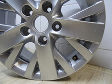 Laden Sie das Bild in den Galerie-Viewer, 1x Alufelge 16 Zoll 6.5&quot; 5x120 51ET Glanz Silber 7E0601025F VW T6 T5 Rim Wheel