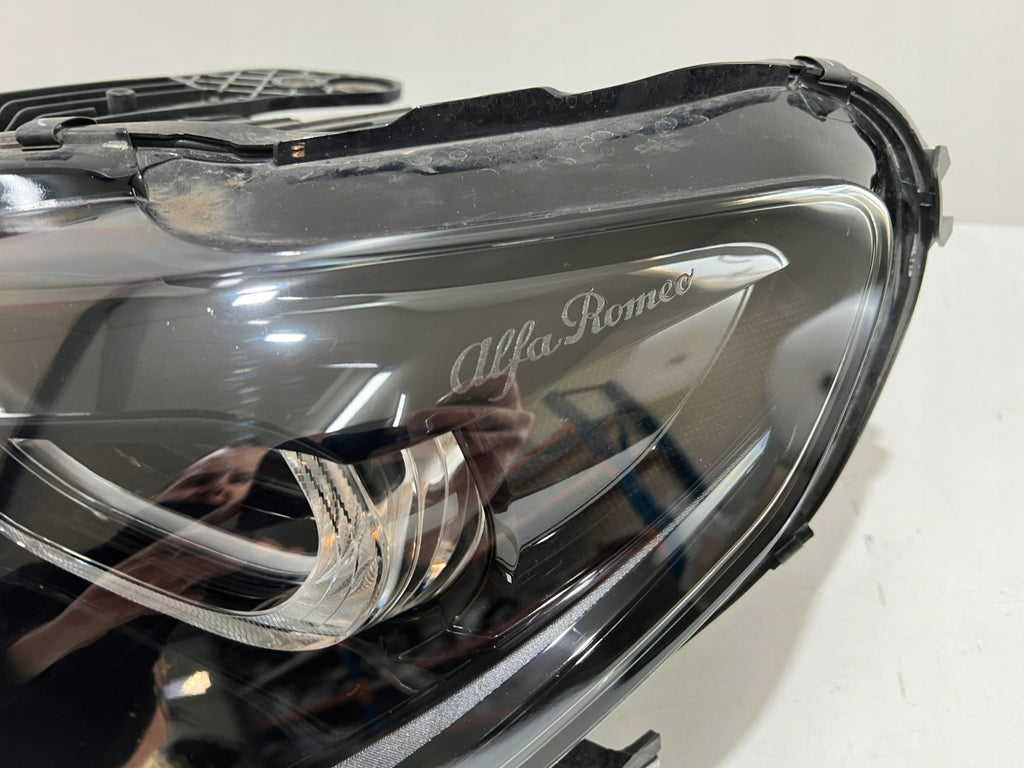 Frontscheinwerfer Alfa Romeo Stelvio 00505670060 Links Scheinwerfer Headlight SCH3048835605mi