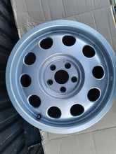 Laden Sie das Bild in den Galerie-Viewer, 1x Alufelge 15 Zoll 6.0&quot; 5x100 38ET 8L0601025E Audi A3 Rim Wheel
