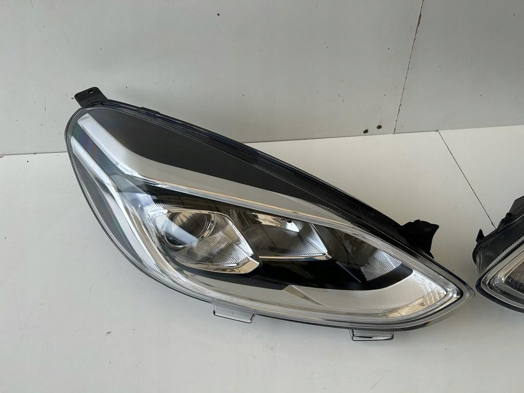 Frontscheinwerfer Ford Fiesta L1BB-13E014-CE LED Ein Stück (Rechts oder Links)