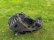 Laden Sie das Bild in den Galerie-Viewer, Frontscheinwerfer Audi Q3 83A941033 LED Links Scheinwerfer Headlight